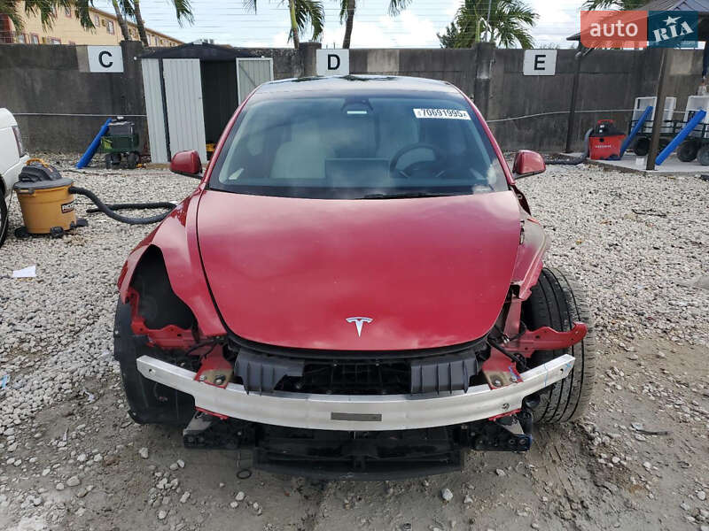 Седан Tesla Model 3 2023 в Вінниці