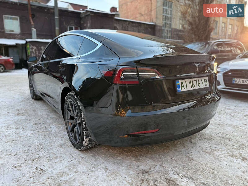 Седан Tesla Model 3 2020 в Киеве фото 7 Седан Tesla Model 3 2020 в Киеве