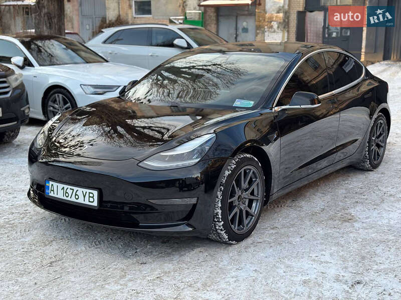 Седан Tesla Model 3 2020 в Киеве фото 12 Седан Tesla Model 3 2020 в Киеве