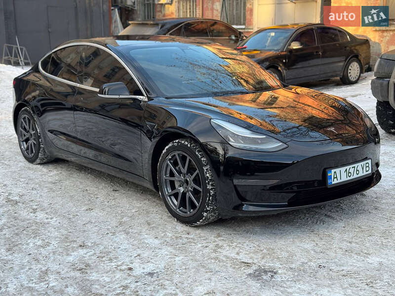Седан Tesla Model 3 2020 в Киеве фото 18 Седан Tesla Model 3 2020 в Киеве