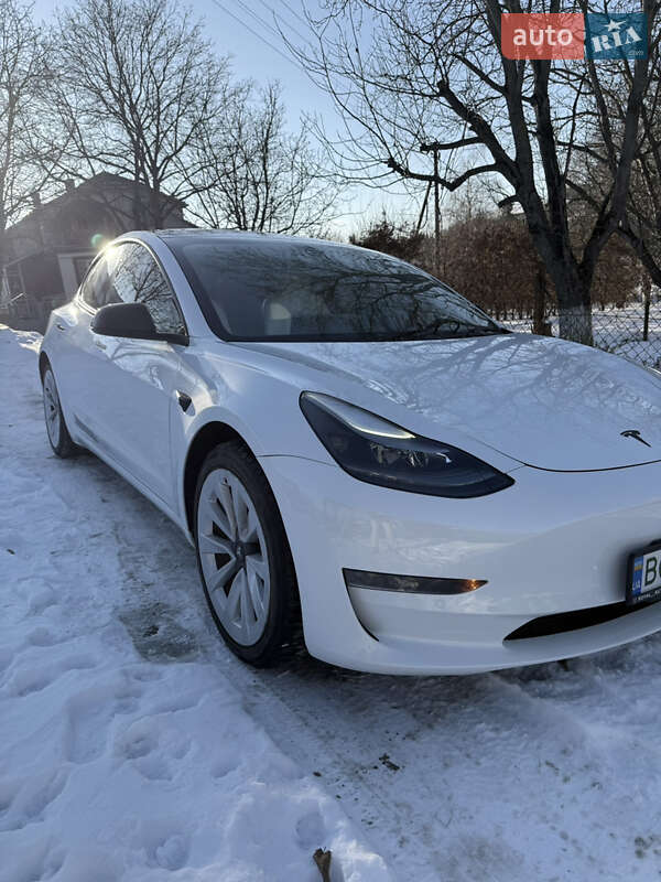 Седан Tesla Model 3 2022 в Львові