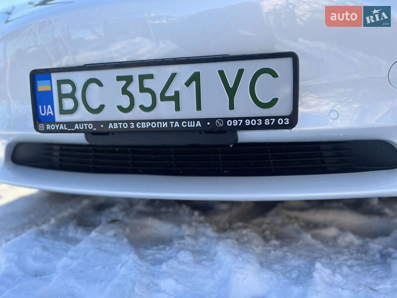 Седан Tesla Model 3 2022 в Львові