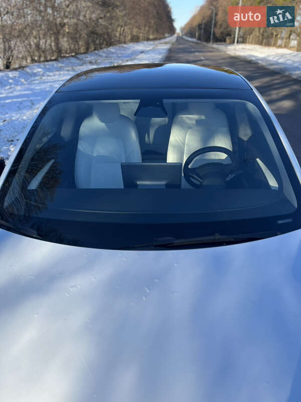Седан Tesla Model 3 2022 в Львові