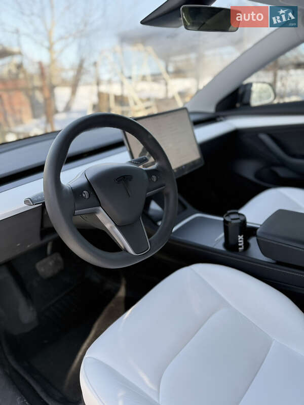 Седан Tesla Model 3 2022 в Львові