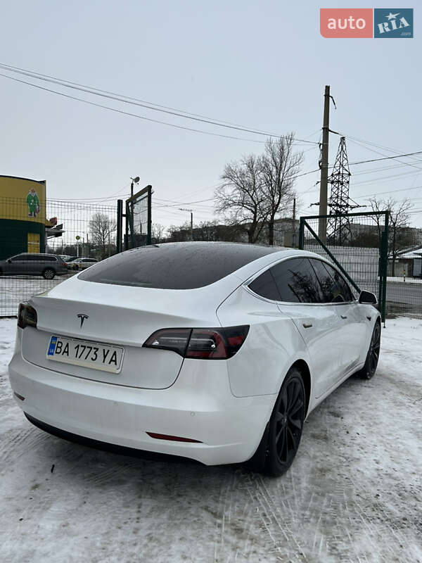 Седан Tesla Model 3 2020 в Кропивницькому