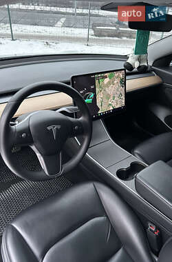 Седан Tesla Model 3 2020 в Кропивницком