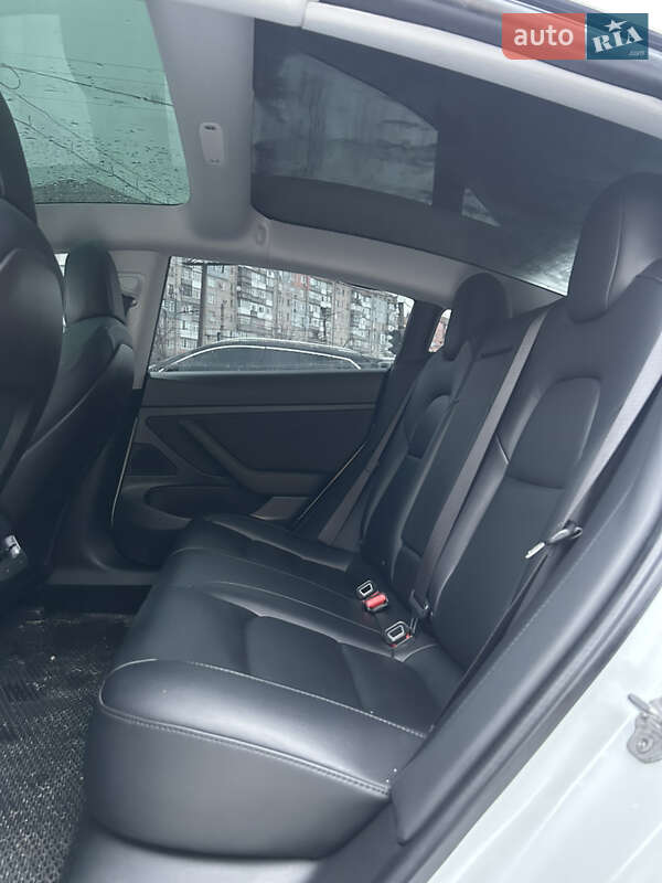 Седан Tesla Model 3 2020 в Кропивницькому