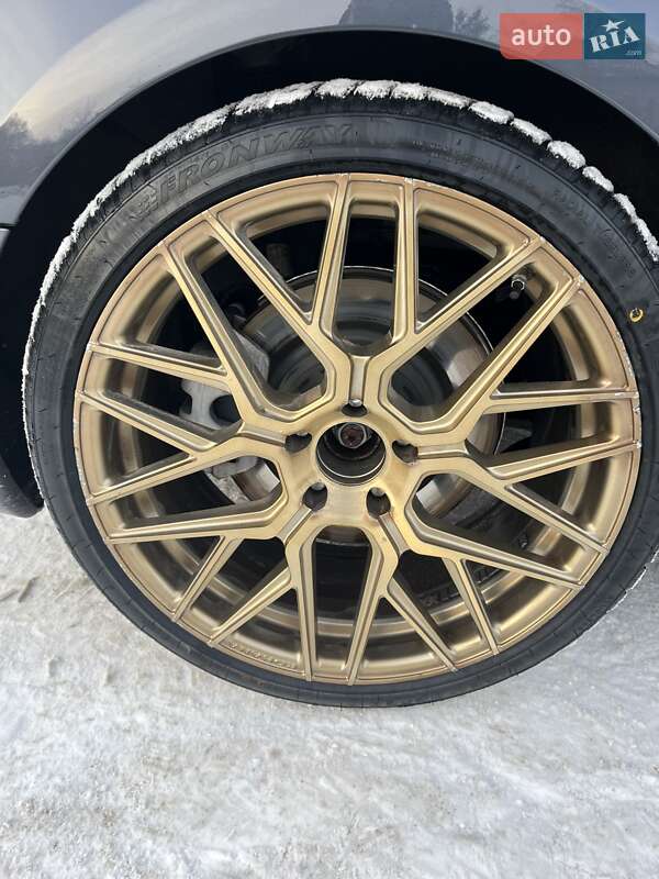 Седан Tesla Model 3 2021 в Львові