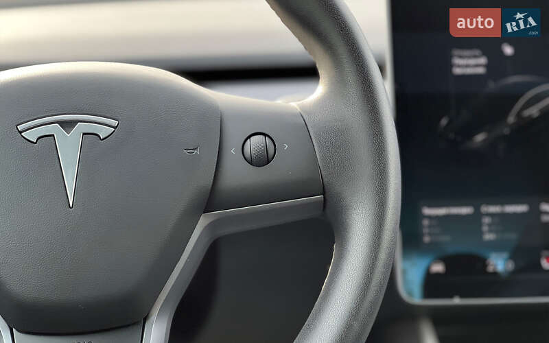 Седан Tesla Model 3 2020 в Львове