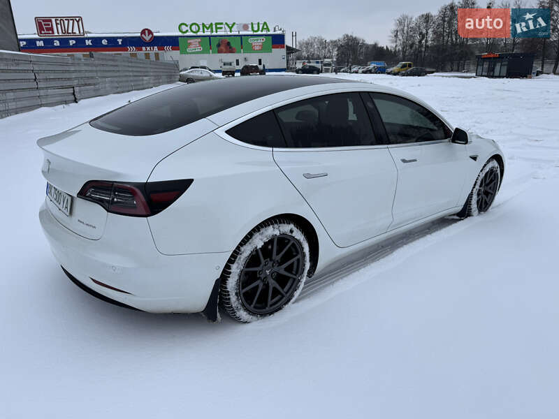 Седан Tesla Model 3 2019 в Ровно
