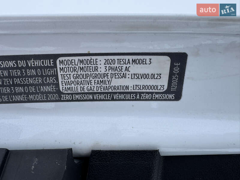 Седан Tesla Model 3 2019 в Ровно