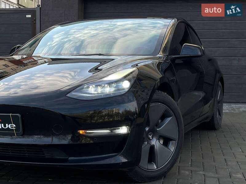 Седан Tesla Model 3 2021 в Николаеве