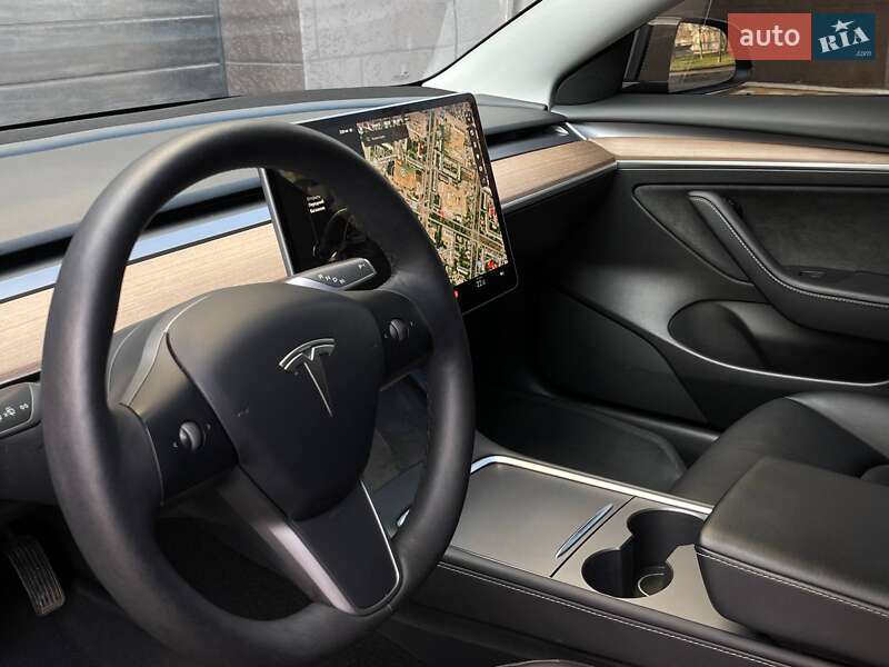 Седан Tesla Model 3 2021 в Николаеве