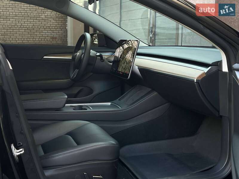 Седан Tesla Model 3 2021 в Николаеве