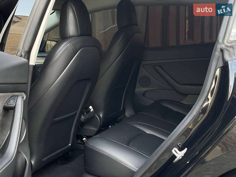 Седан Tesla Model 3 2021 в Николаеве