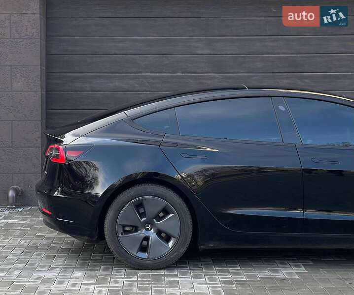 Седан Tesla Model 3 2021 в Николаеве