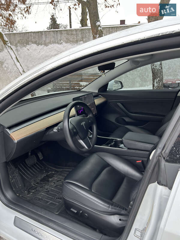Седан Tesla Model 3 2019 в Здолбунове