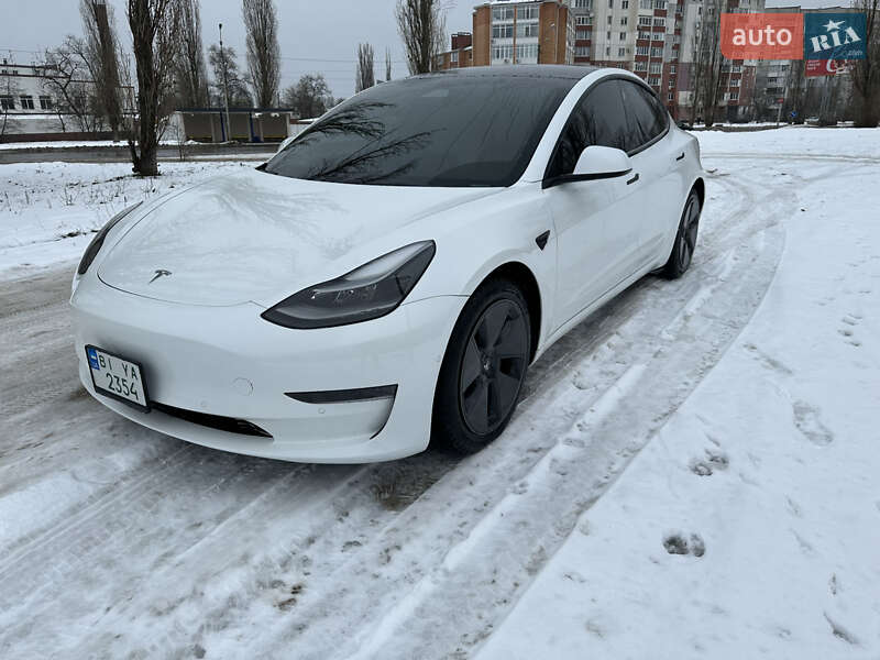 Седан Tesla Model 3 2021 в Кременчуге