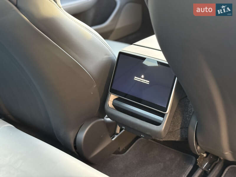 Седан Tesla Model 3 2024 в Одесі фото 13 Седан Tesla Model 3 2024 в Одесі