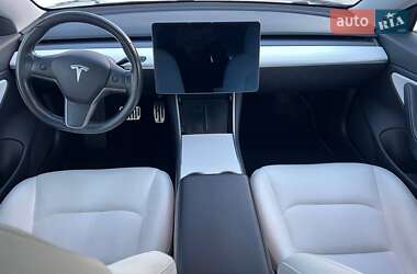 Седан Tesla Model 3 2019 в Киеве