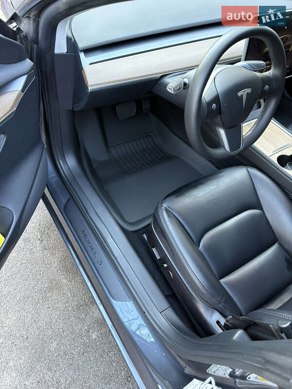 Седан Tesla Model 3 2023 в Вышгороде