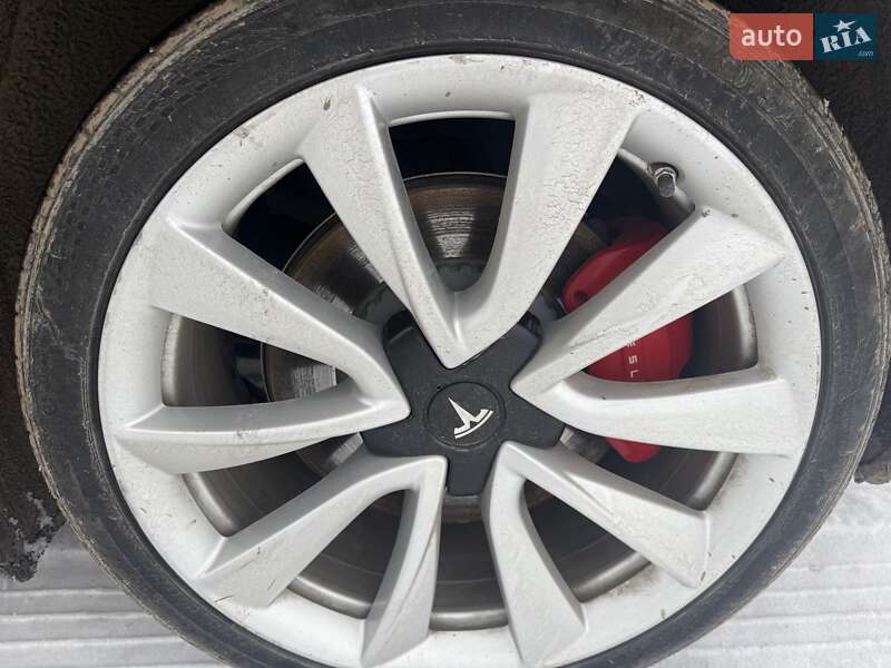 Седан Tesla Model 3 2018 в Кам'янець-Подільському