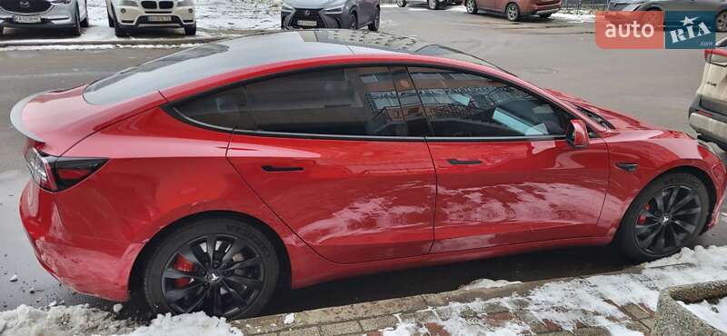 Седан Tesla Model 3 2022 в Киеве
