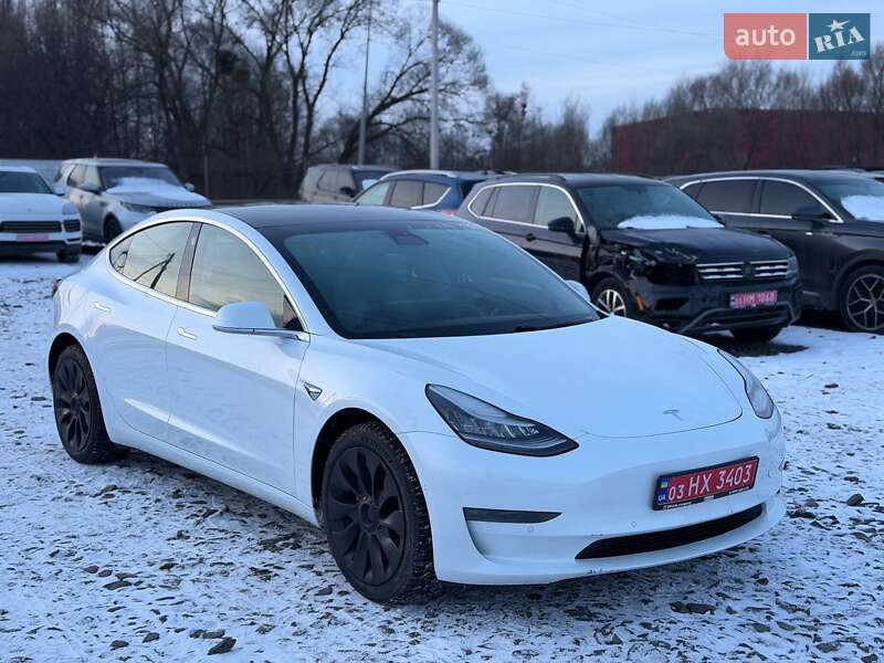 Седан Tesla Model 3 2019 в Луцьку