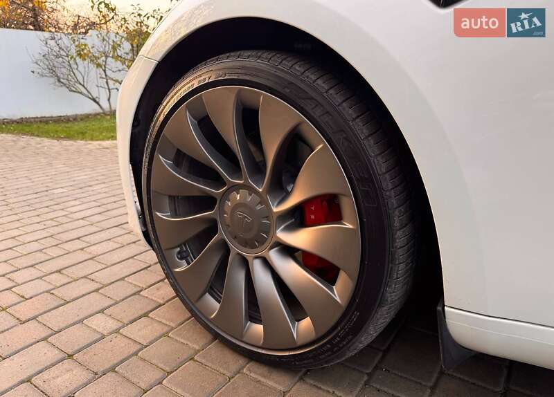 Седан Tesla Model 3 2023 в Одессе