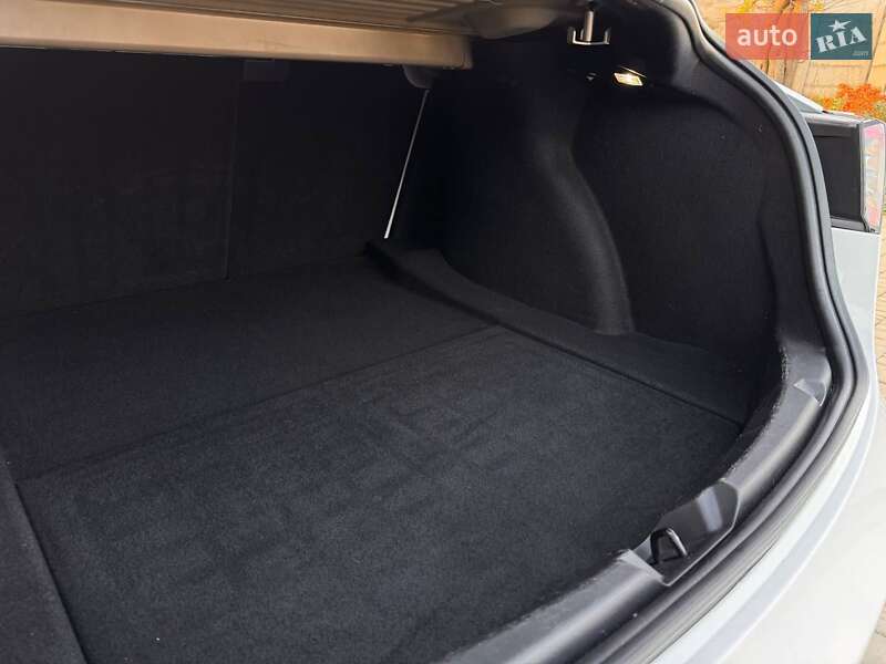 Седан Tesla Model 3 2023 в Одессе