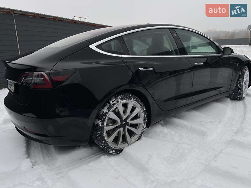 Седан Tesla Model 3 2018 в Ірпені