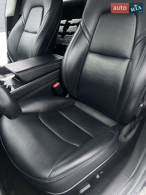 Седан Tesla Model 3 2018 в Ірпені