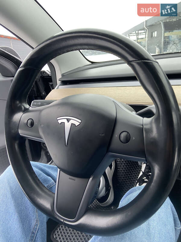 Седан Tesla Model 3 2018 в Ірпені