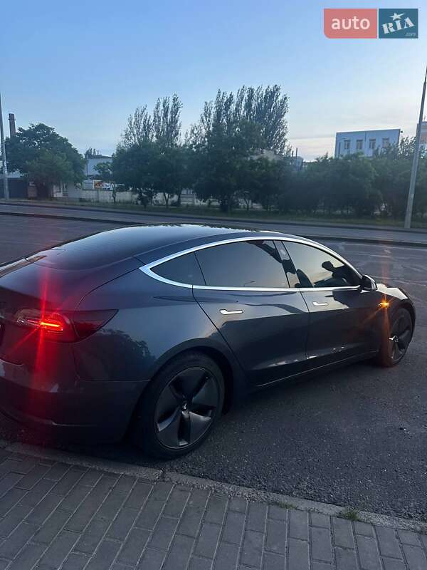 Седан Tesla Model 3 2020 в Одессе
