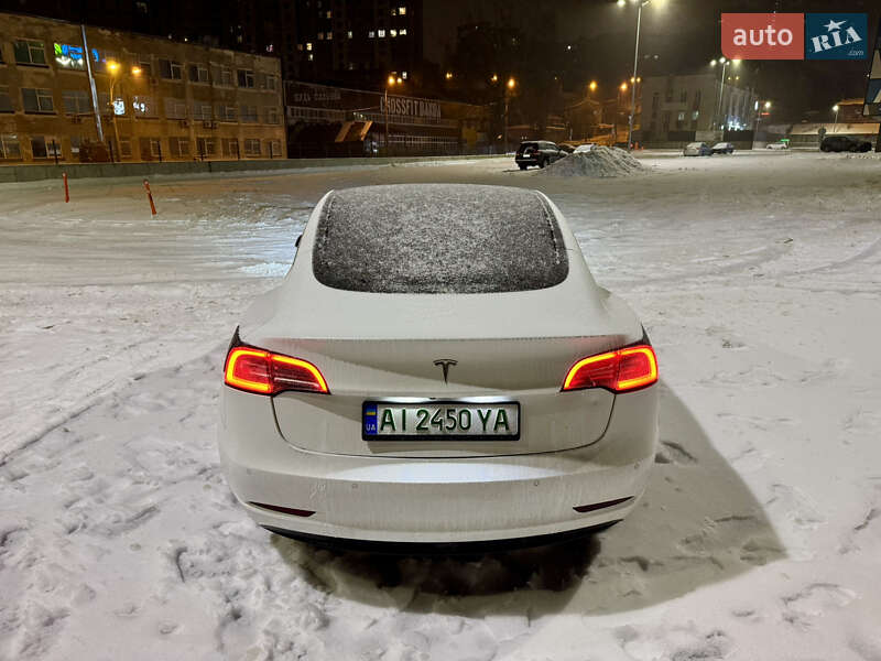 Седан Tesla Model 3 2019 в Киеве