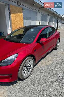 Седан Tesla Model 3 2022 в Скалате