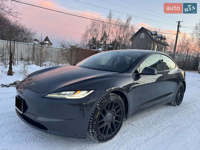Седан Tesla Model 3 2024 в Киеве