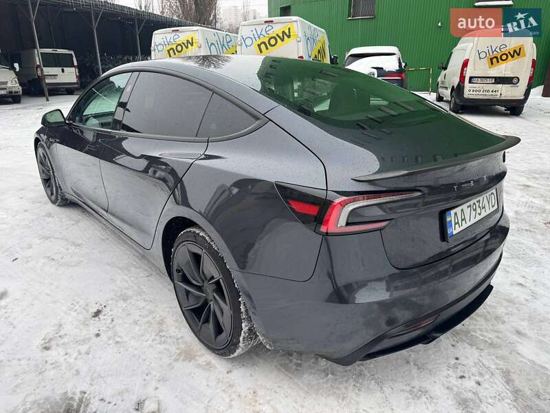 Седан Tesla Model 3 2024 в Киеве