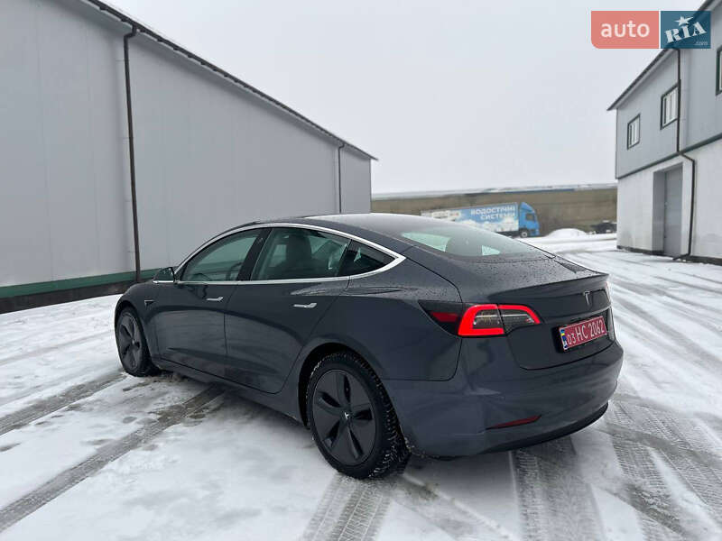 Седан Tesla Model 3 2020 в Виннице