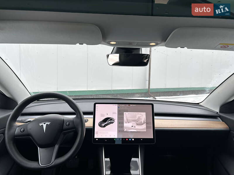 Седан Tesla Model 3 2020 в Виннице