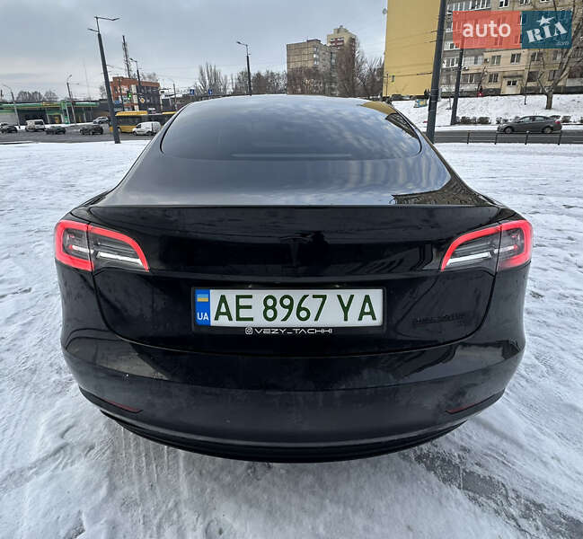 Седан Tesla Model 3 2022 в Днепре