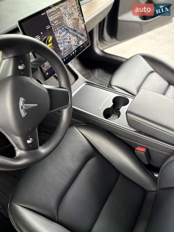 Седан Tesla Model 3 2022 в Киеве