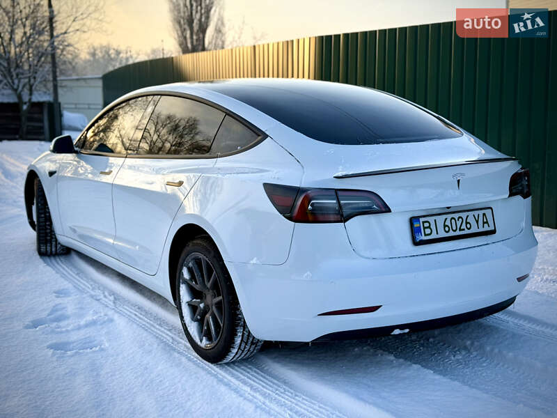 Седан Tesla Model 3 2021 в Полтаве