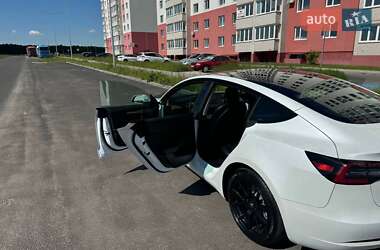 Седан Tesla Model 3 2022 в Виннице