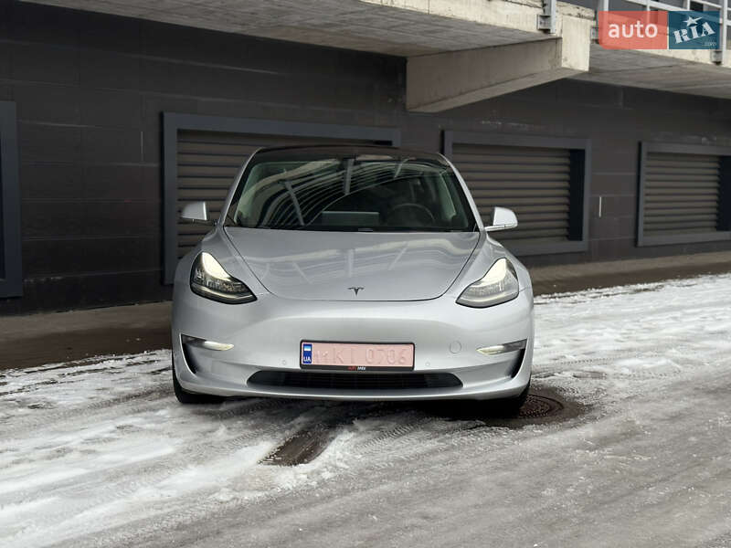 Седан Tesla Model 3 2018 в Киеве
