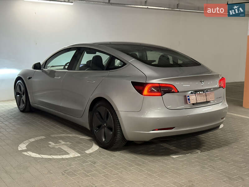 Седан Tesla Model 3 2018 в Киеве