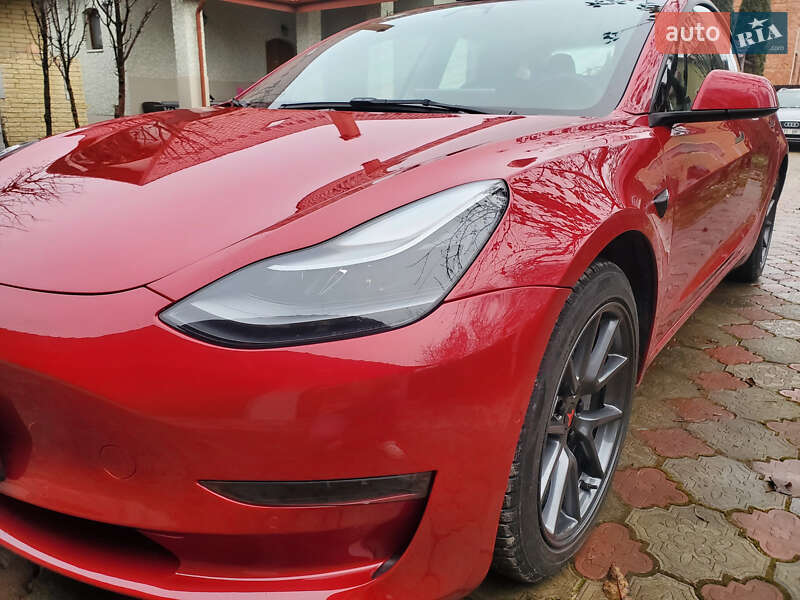 Седан Tesla Model 3 2022 в Ивано-Франковске