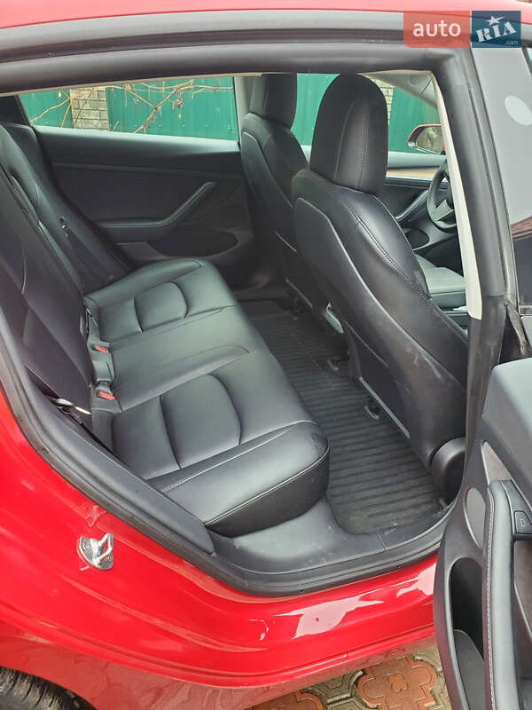 Седан Tesla Model 3 2022 в Ивано-Франковске
