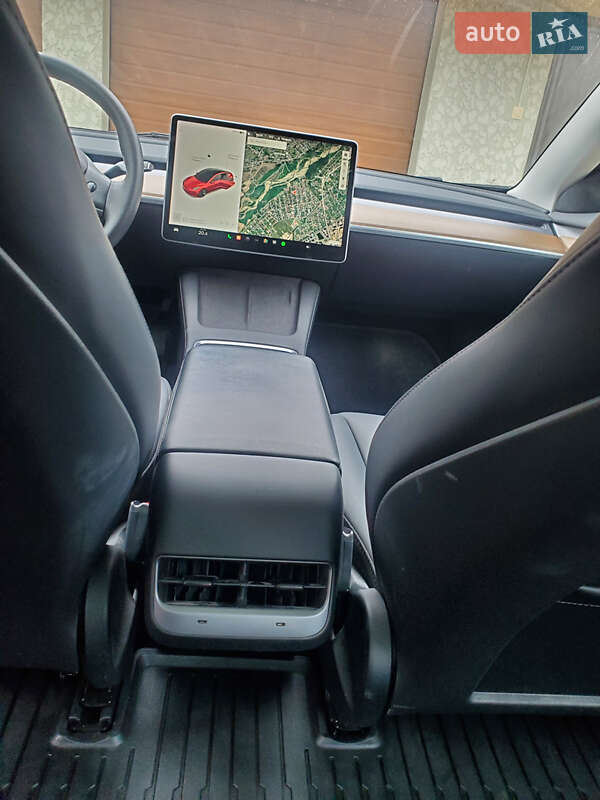 Седан Tesla Model 3 2022 в Ивано-Франковске