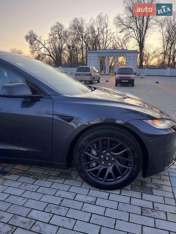Седан Tesla Model 3 2024 в Ізмаїлі